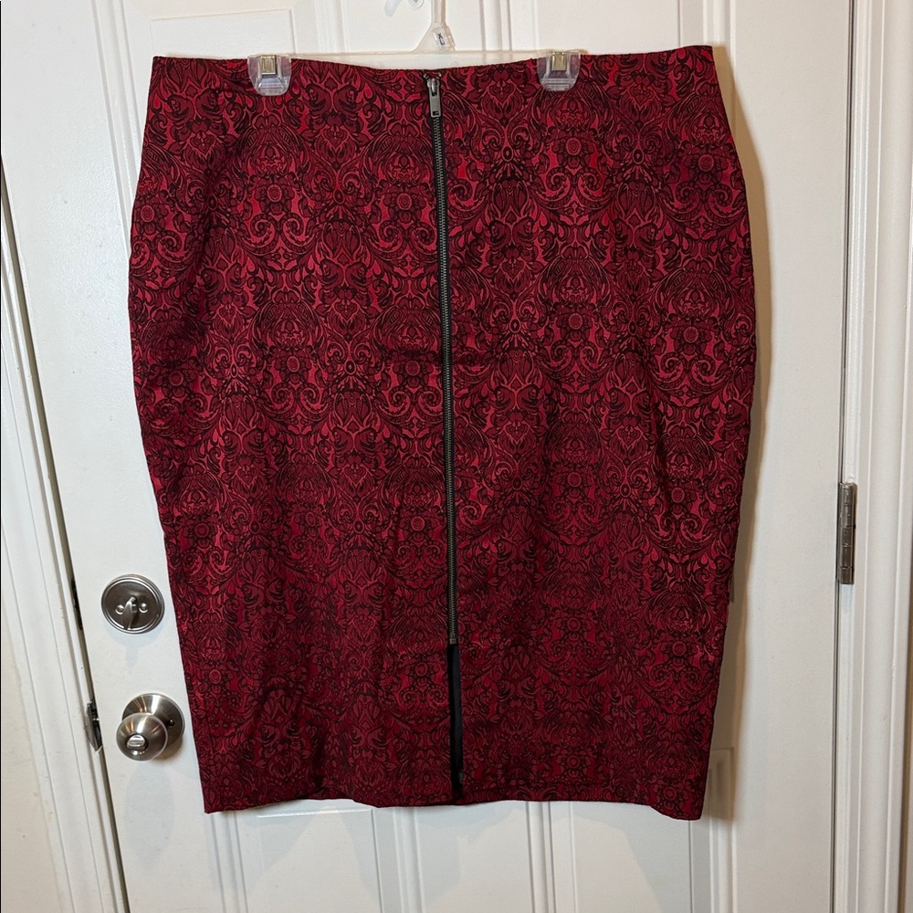 NWOT Worthington Burgundy Patterned Pencil Skirt